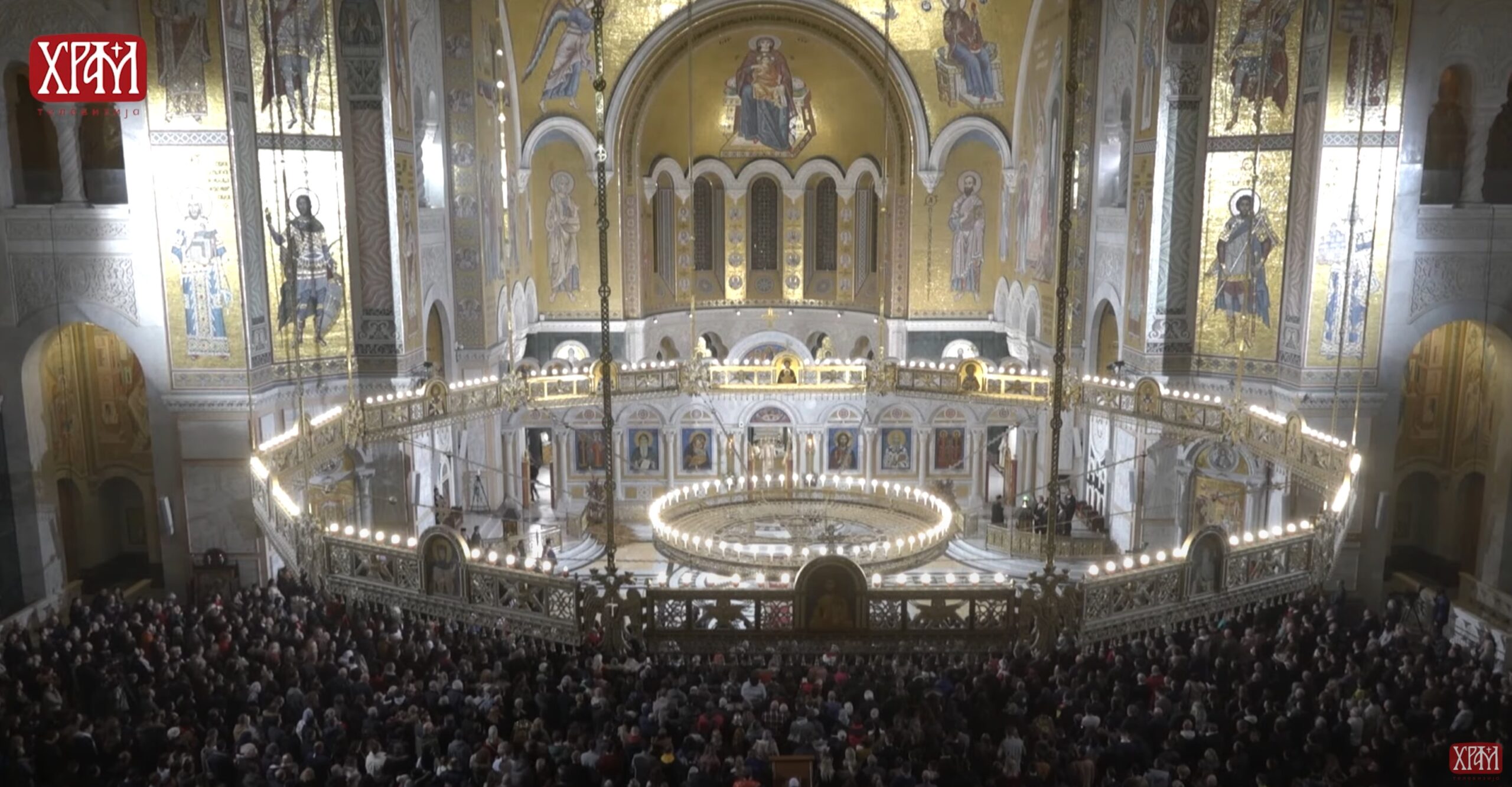 Liturgie de la nativité à belgrade (vidéo)