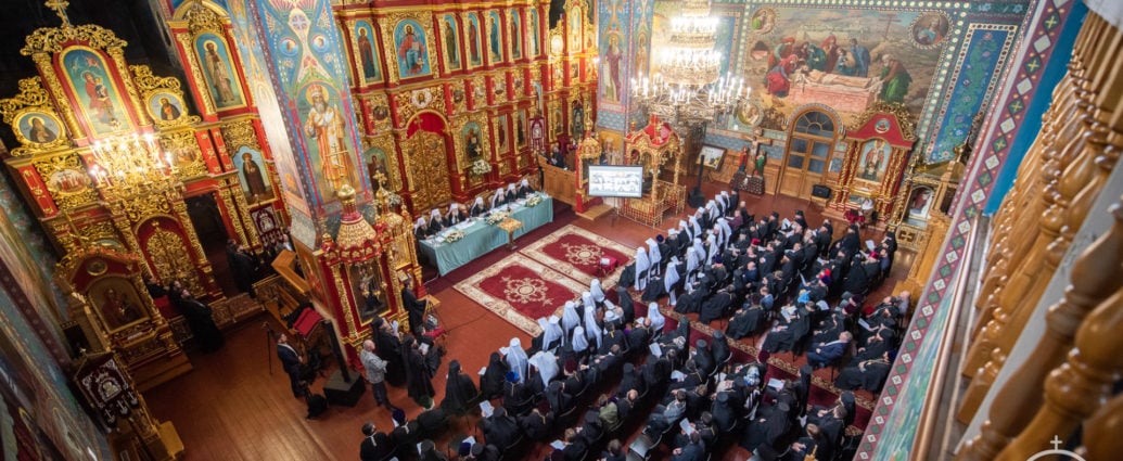 Analyse comparative : « l’Église orthodoxe ukrainienne est dans les faits plus autocéphale que l’Église orthodoxe d’ukraine »