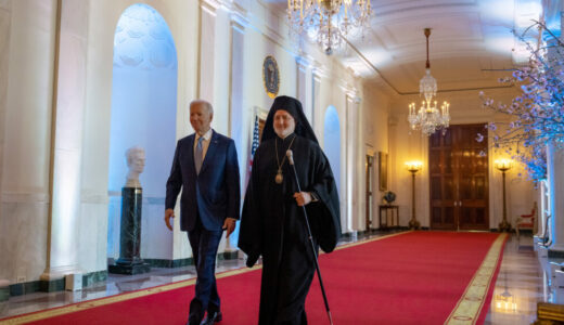 Le président Biden a accueilli l’archevêque d’Amérique à la Maison Blanche