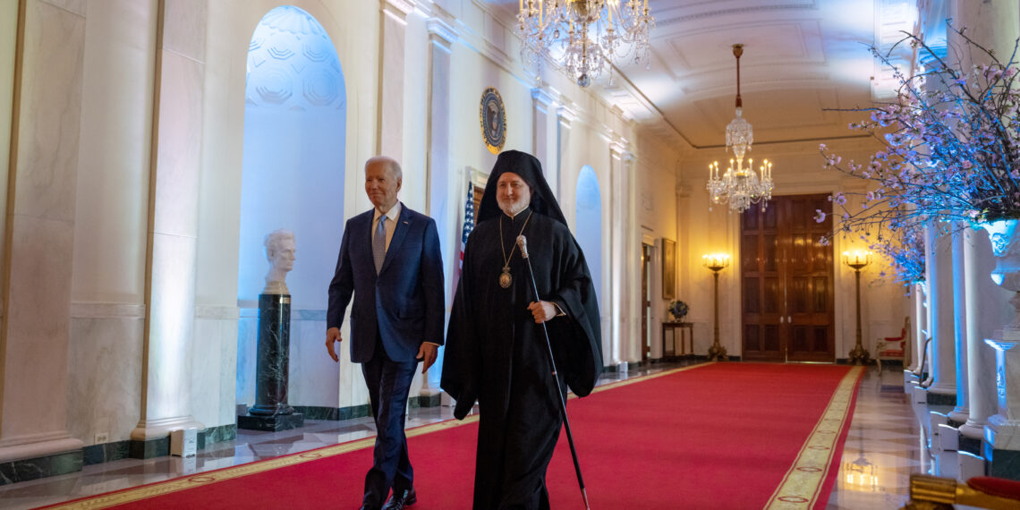Le président Biden a accueilli l’archevêque d’Amérique à la Maison Blanche