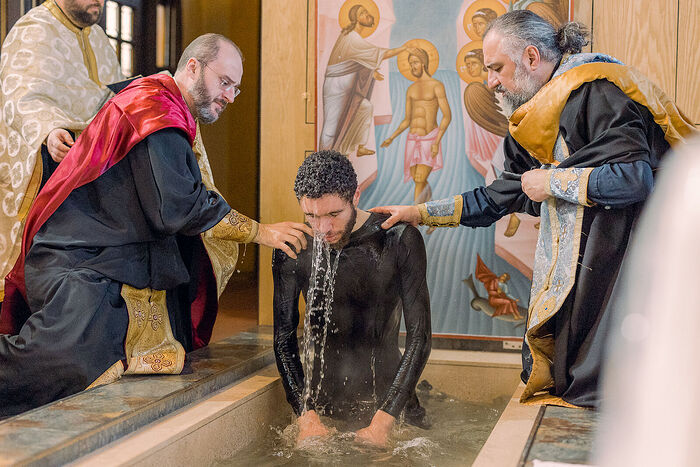 Le cours de catéchisme de l’archevêché de Thyatire  (Grande-Bretagne) continue de convertir : un nouveau baptême de masse