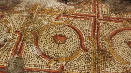 La mosaïque d’une église de l’époque byzantine est à nouveau découverte en Israël après 40 ans