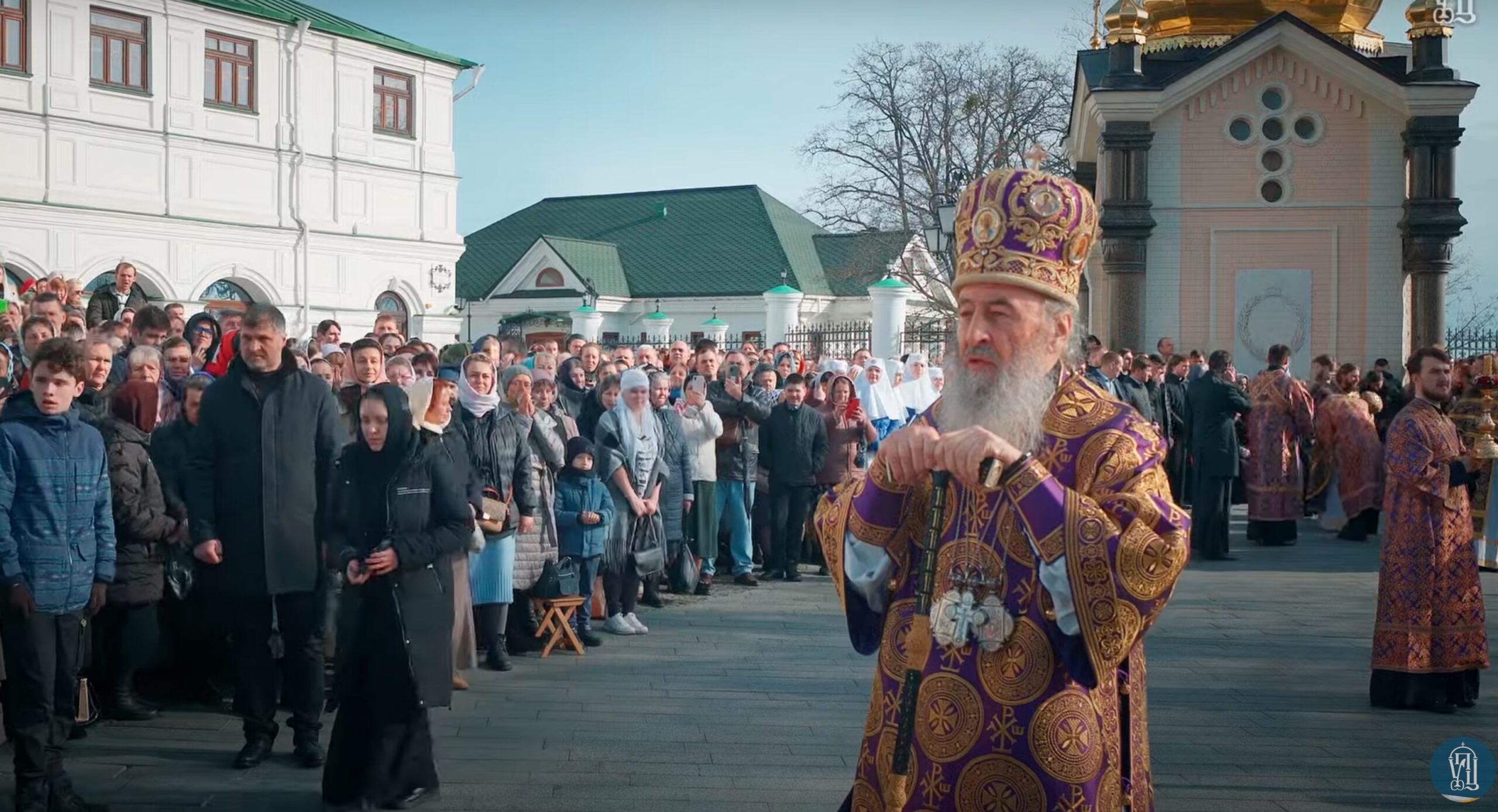 Le métropolite onuphre a appelé tous les fidèles à prier pour le monastère des grottes de kiev (vidéo)
