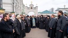 La police distribue massivement des convocations aux moines et séminaristes de la Laure de Kiev