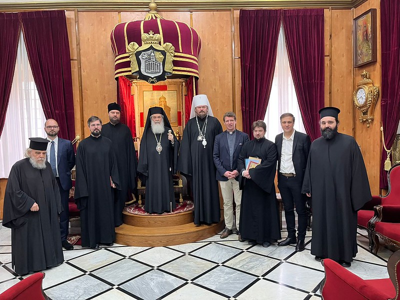 Le patriarche de jérusalem a rencontré le métropolite nestor de chersonèse et d'europe occidentale