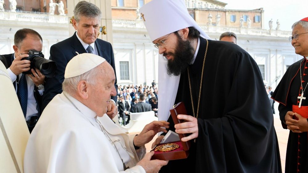 Rencontre du métropolite antoine de volokolamsk avec le pape françois de rome
