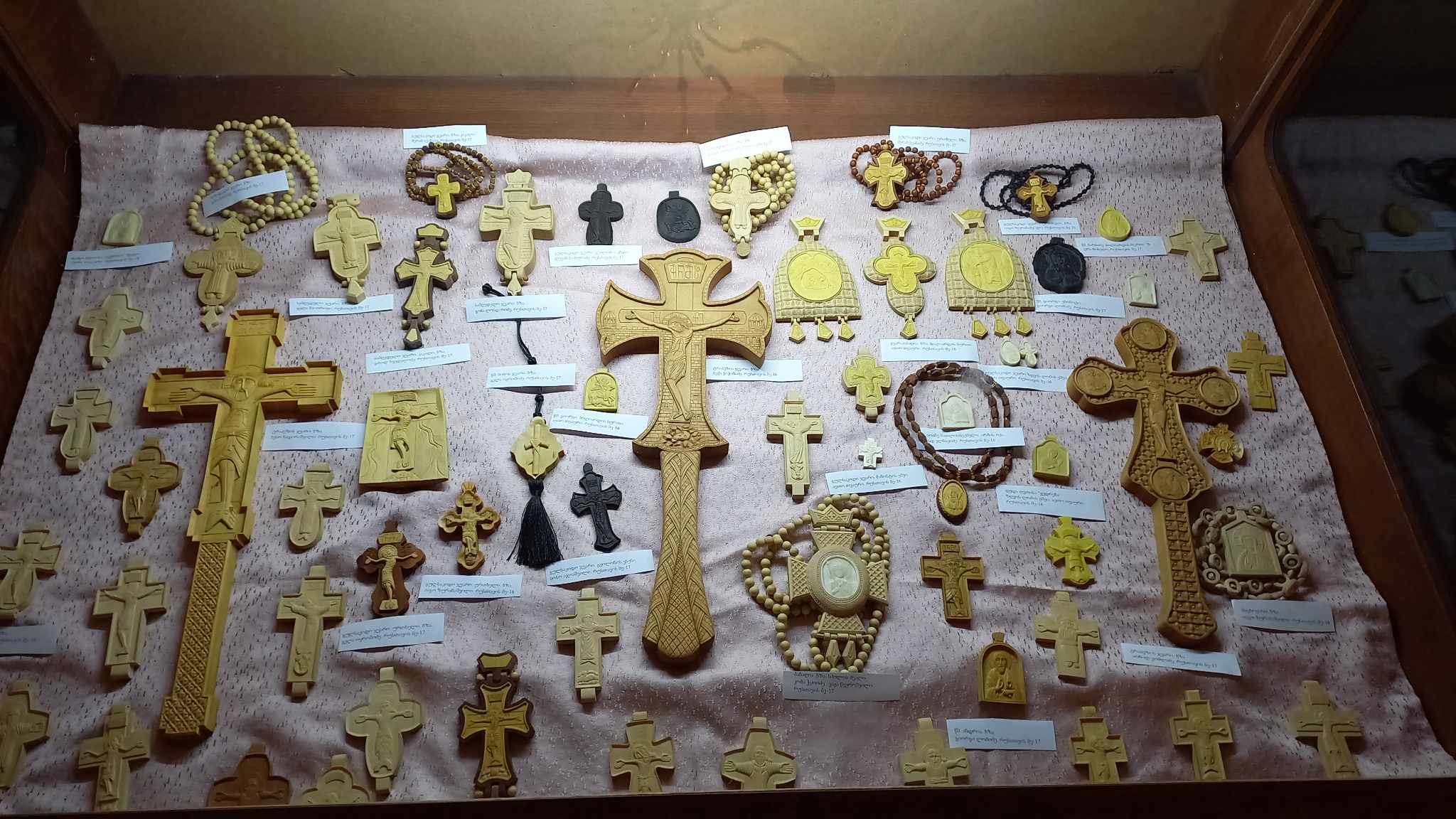 L’Église orthodoxe géorgienne a ouvert une exposition d’icônes réalisées par des détenus