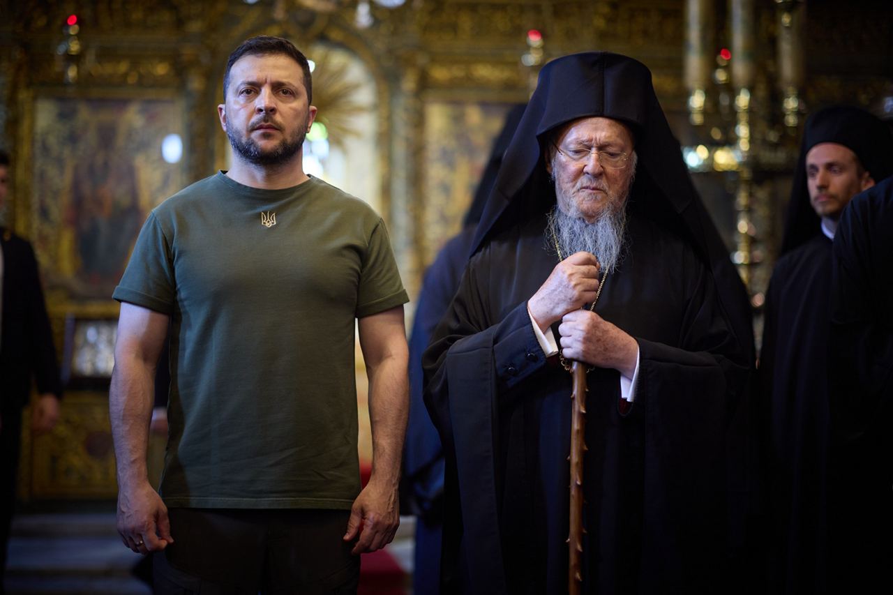 Zelensky: je remercie le patriarche œcuménique bartholomée pour le soutien spirituel apporté à l'ukraine