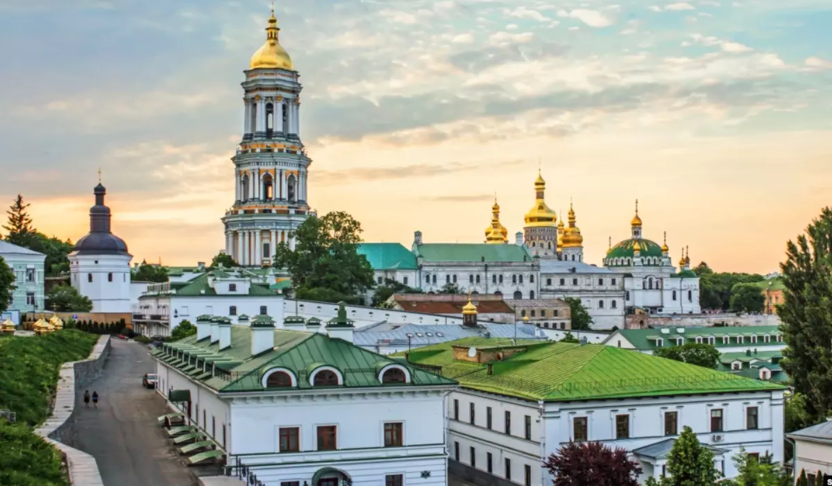 Le tribunal de kiev a ordonné au monastère de l'Église orthodoxe ukrainienne de restituer la propriété de la laure inférieure à la réserve nationale