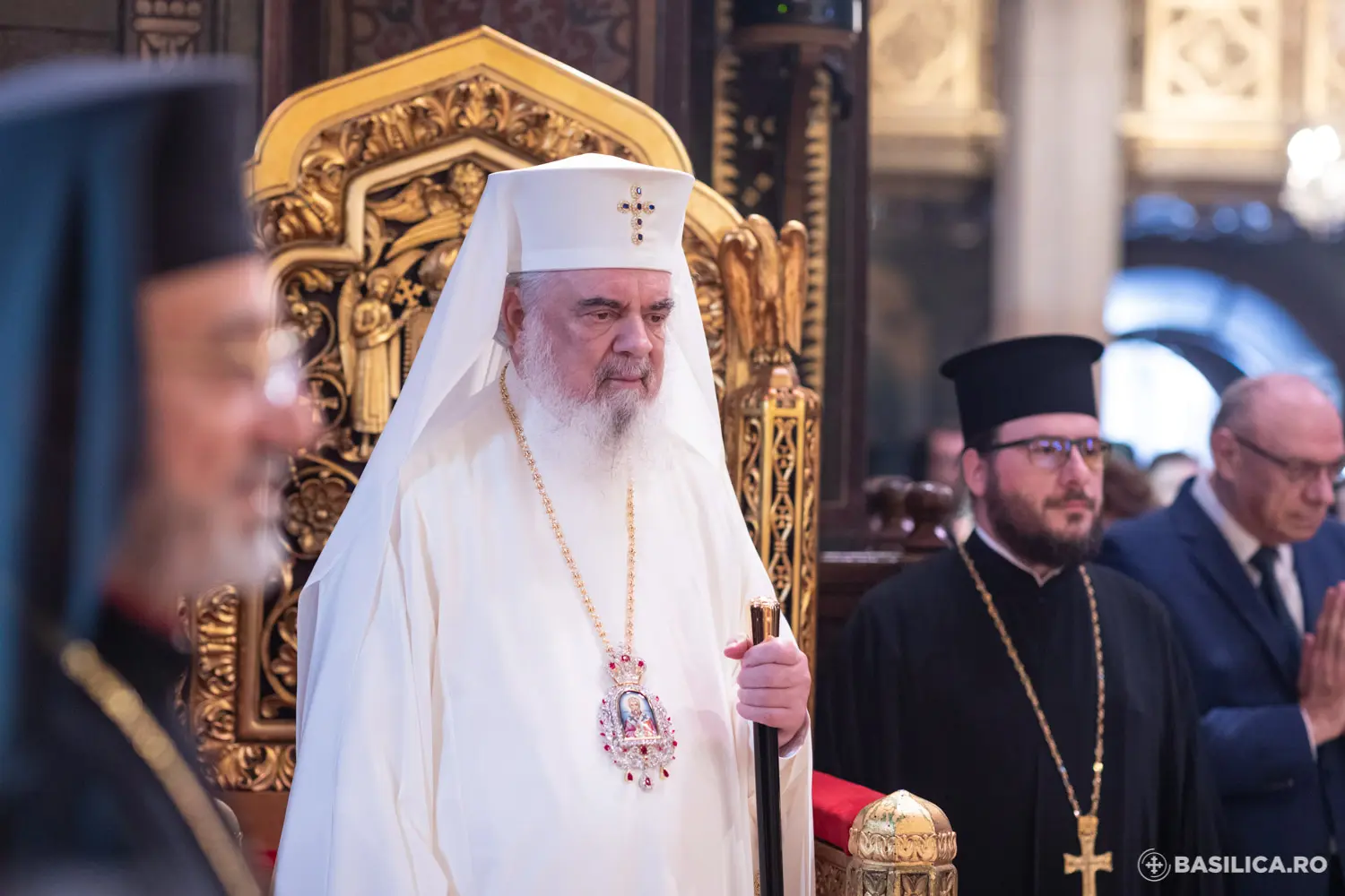 Le patriarche Daniel exhorte les Roumains de l’étranger à revenir dans le pays