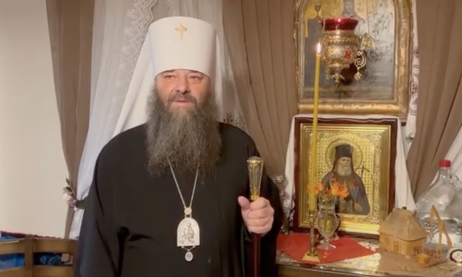 Le métropolite longin de banceni (Église orthodoxe ukrainienne) a remercié les roumains pour leur soutien