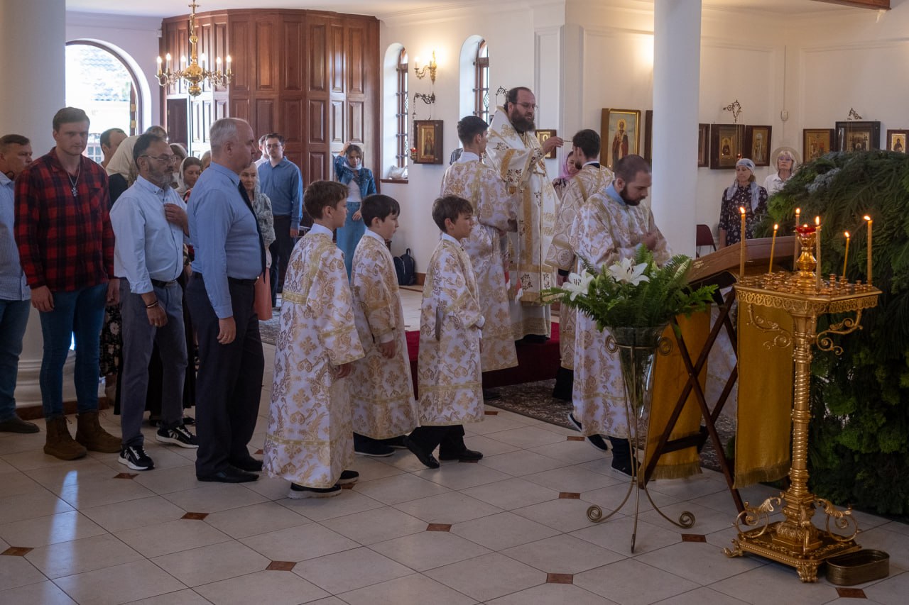 L’évêque Constantin de Zaraïsk a célébré la liturgie dans l’église Saint-Serge à Johannesburg