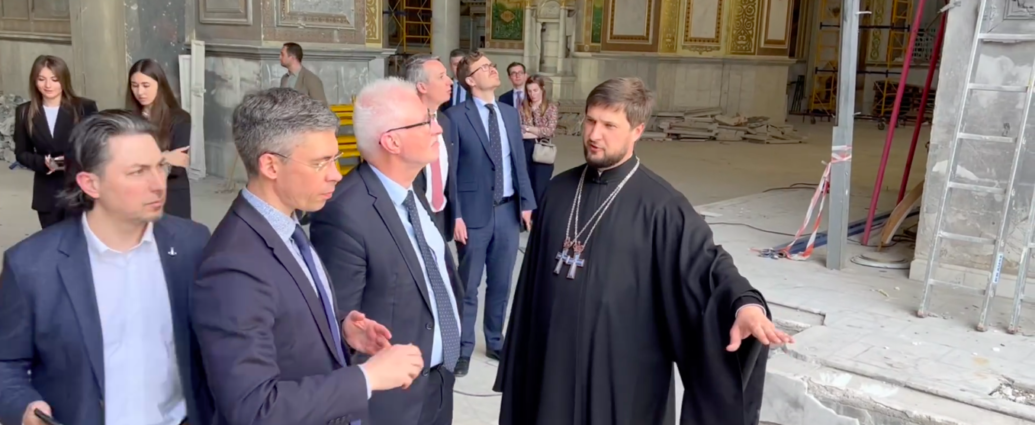 Une délégation française visite la cathédrale de la Transfiguration à Odessa