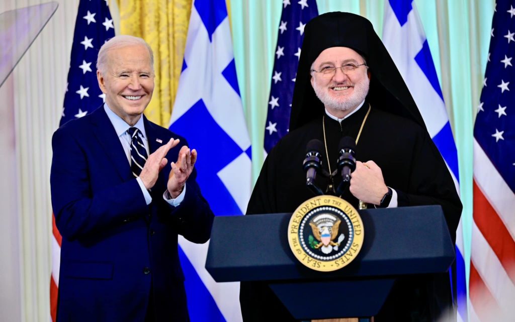 L’archevêque Elpidophore d’Amérique a été reçu à la Maison Blanche à l’occasion de l’anniversaire de l’Indépendance grecque