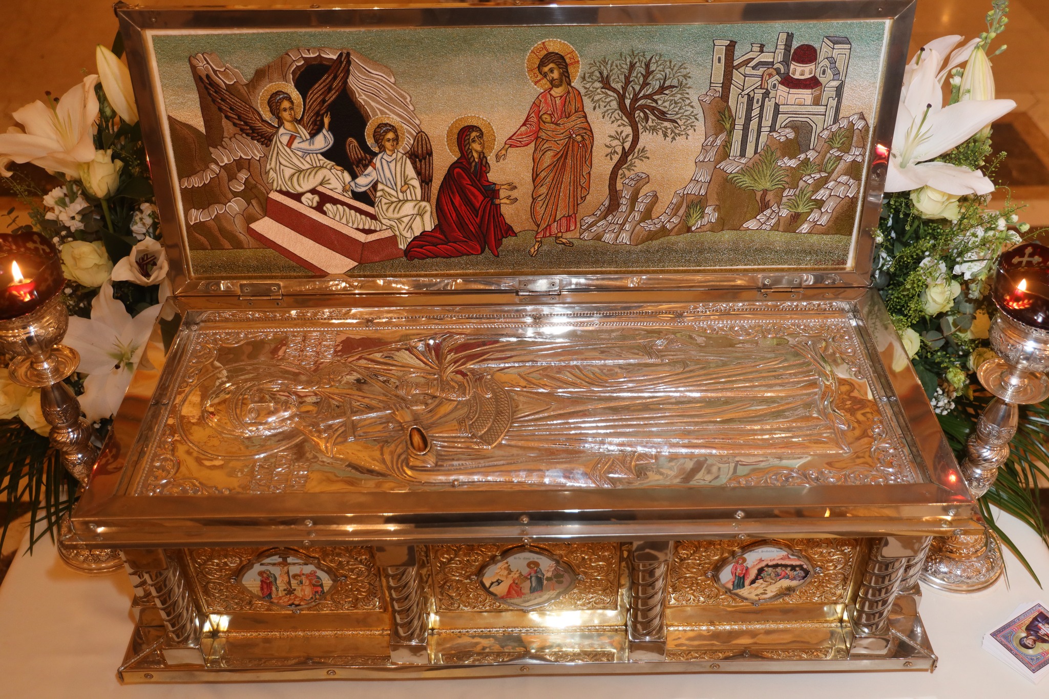 Des reliques de sainte Marie Madeleine sont arrivées à l’église roumaine de La Courneuve