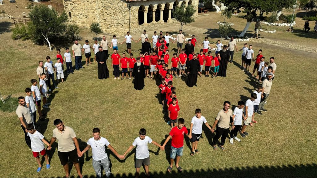 Église d’Albanie : Les camps donnent sens et joie à des centaines de jeunes garçons et filles – Baptêmes de 11 catéchumènes