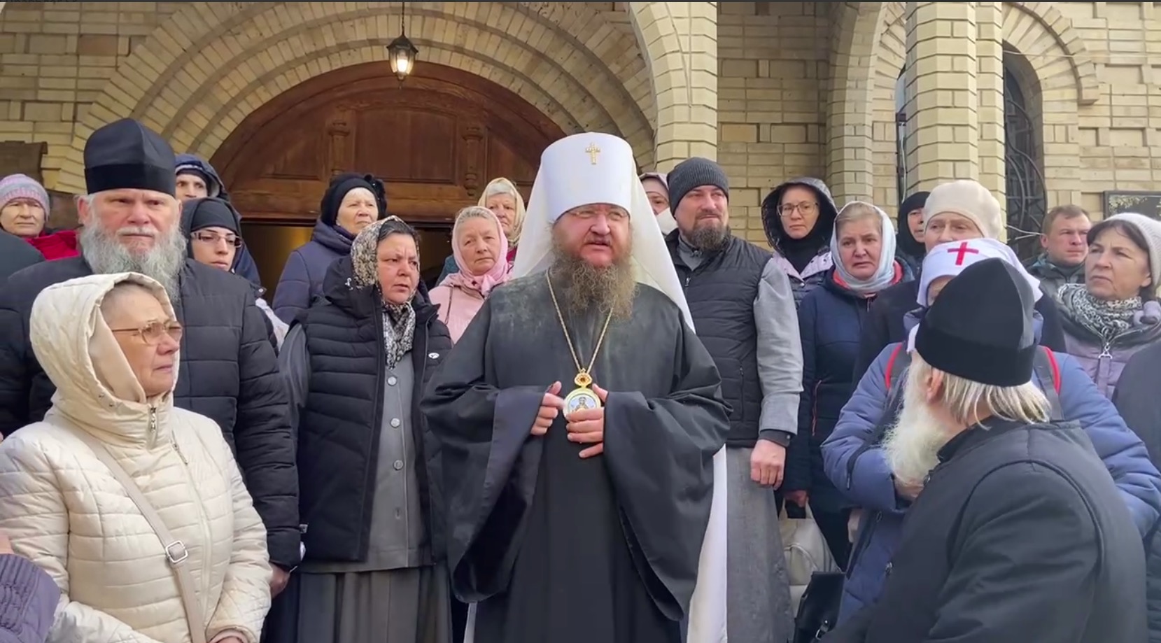 Ukraine : un évêque et des paroissiens blessés lors d’un raid contre la cathédrale de l’Église orthodoxe ukrainienne à Tcherkassy