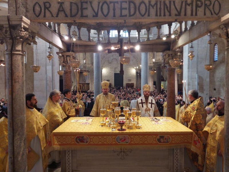 Une divine liturgie présidée par métropolite Nestor à Bari pour la fête de saint Nicolas