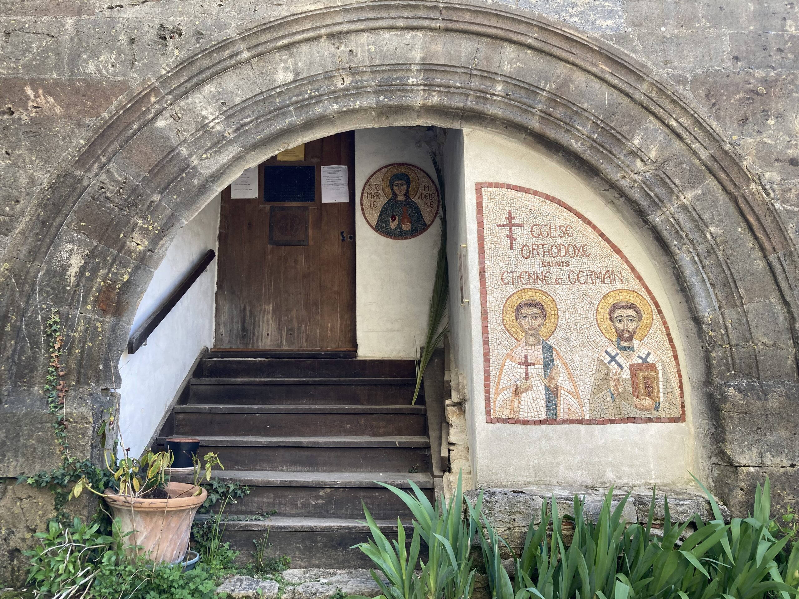 La paroisse orthodoxe de Vézelay relance son appel pour sauvegarder la maison médiévale qui abrite sa chapelle