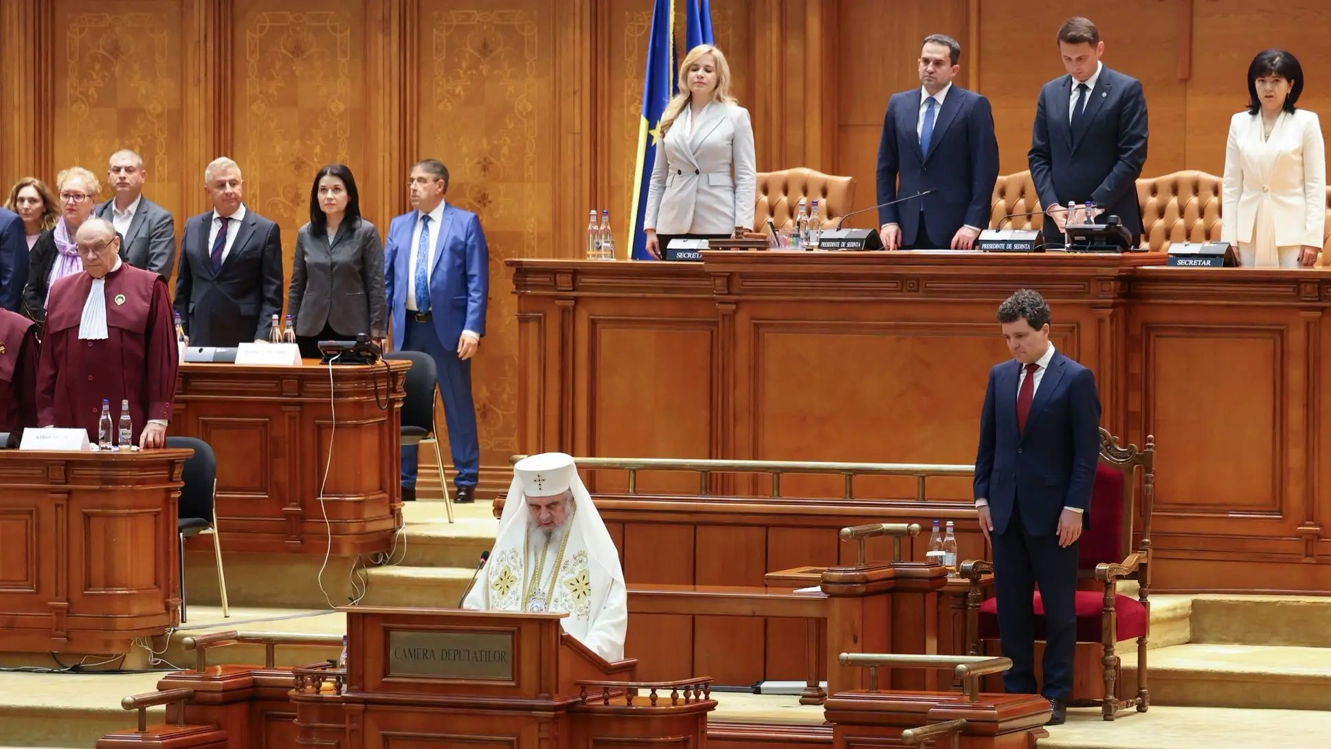 Le patriarche Daniel a prié pour la Roumanie lors de la cérémonie d’investiture du président Nicușor Dan