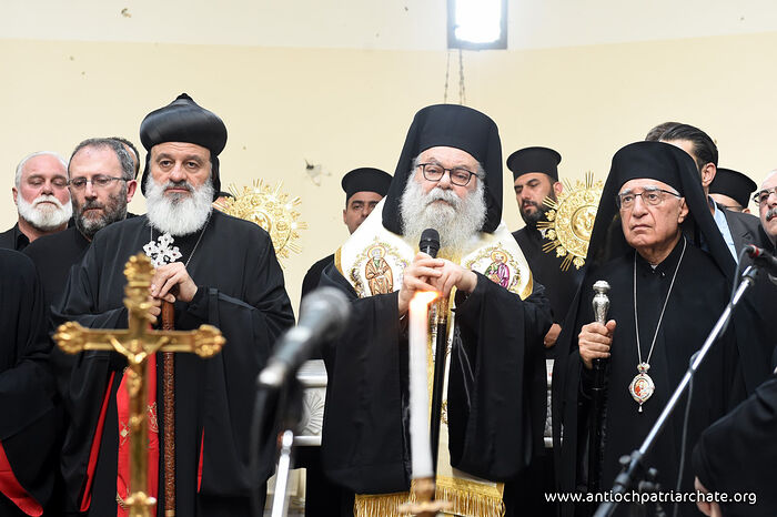 Le patriarche Jean d’Antioche dirige les prières dans l’église de Damas frappée par l’attentat terroriste (