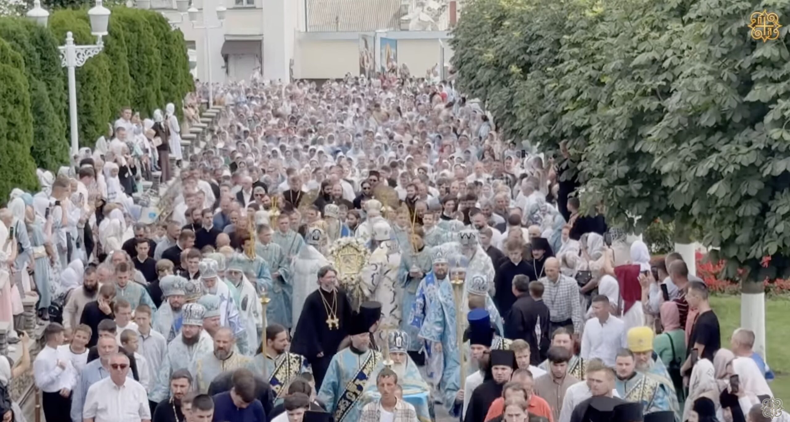 Des milliers de fidèles ont vénéré l’icône miraculeuse de la Mère de Dieu à Laure de Potchaïev