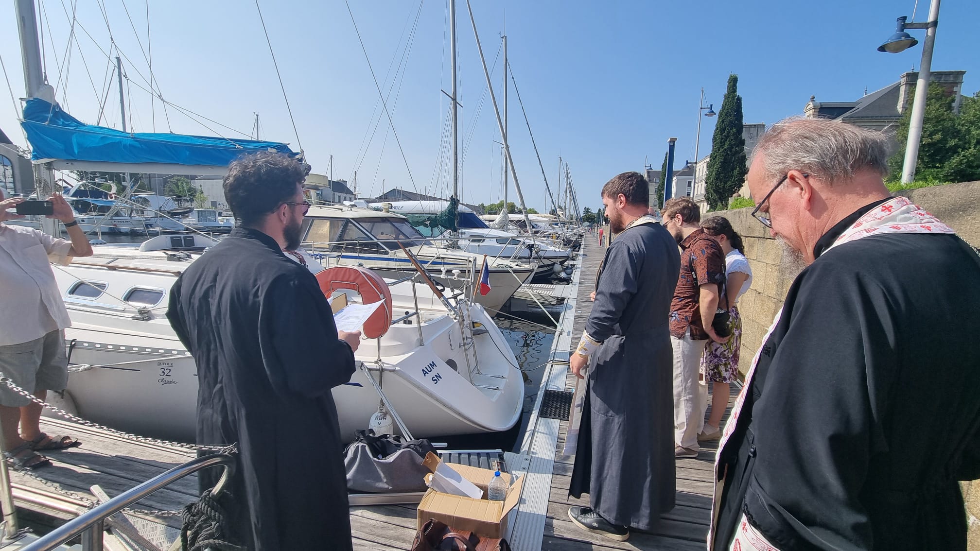 Un bateau béni pour une mission de solidarité sur les rives de la Vilaine
