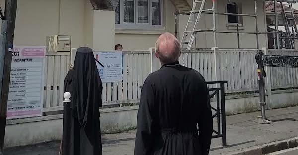 Bénédiction de la nouvelle croix de l’église saint-Séraphin à Chelles