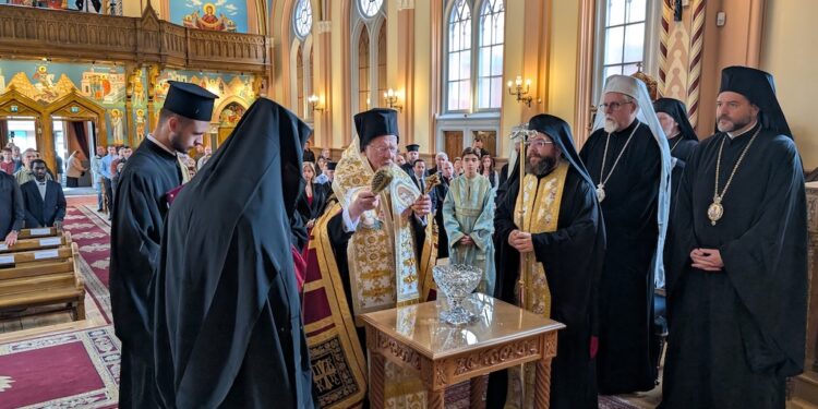 Le patriarche œcuménique préside la Thyranoixia à la cathédrale Saint-Georges de Stockholm