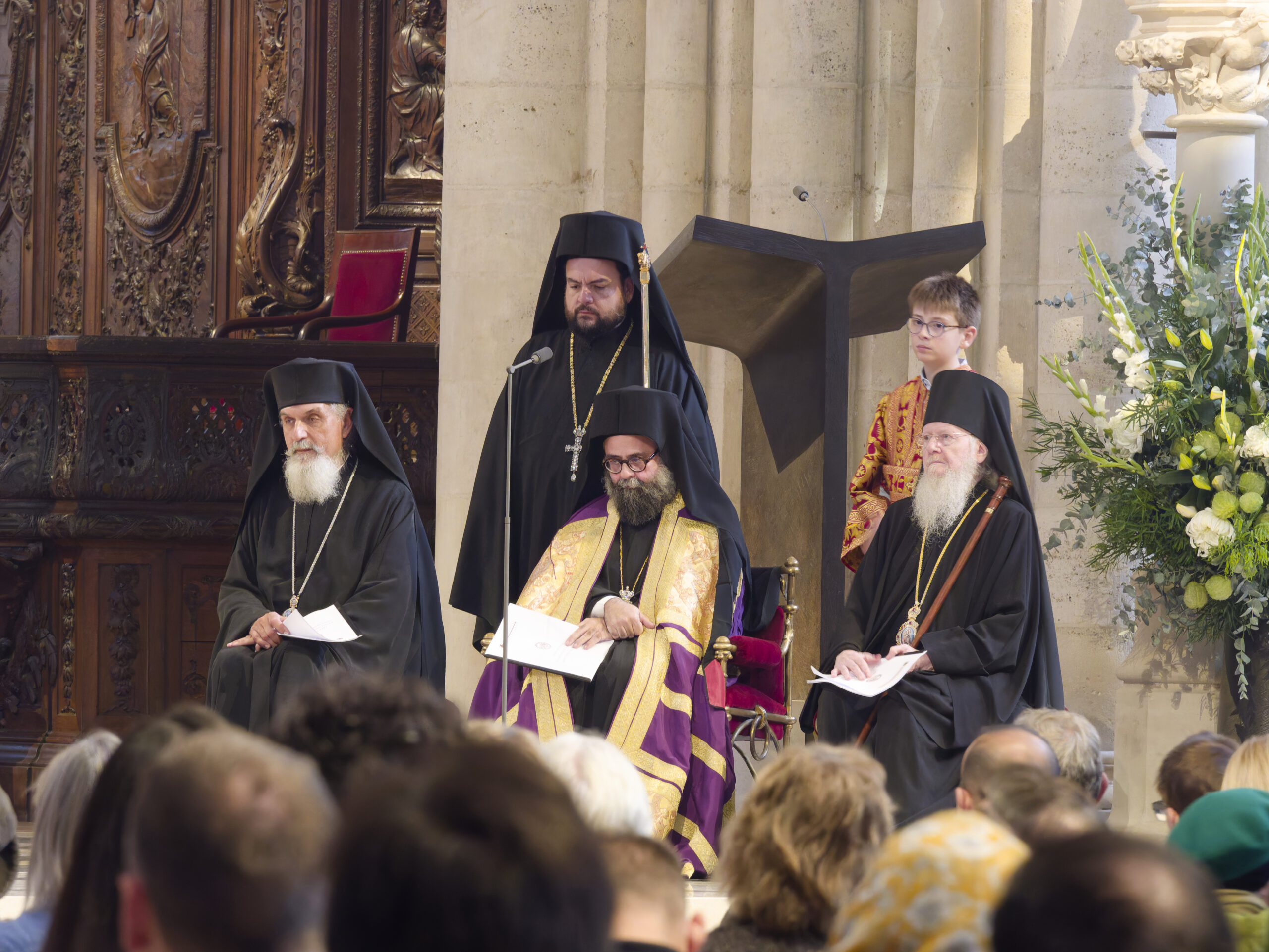 Première célébration orthodoxe à Notre-Dame de Paris depuis sa réouverture – (vidéo et photographies)