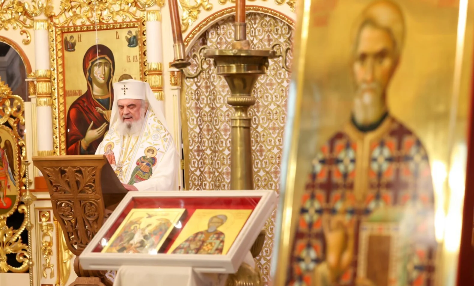Le patriarche Daniel célèbre saint Dumitru Stăniloae