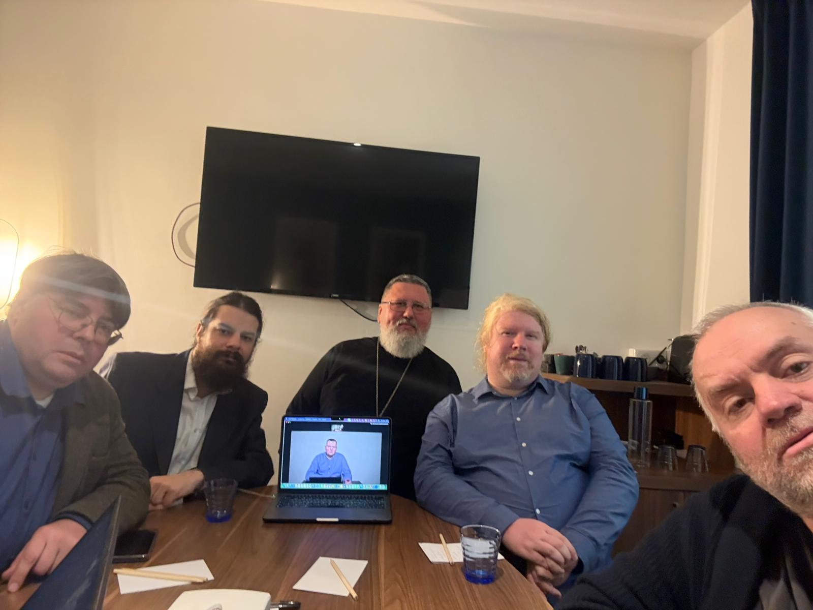 « L’Église fait face à un défi simple : survivre » – Table ronde à Paris sur l’avenir de l’Église orthodoxe ukrainienne