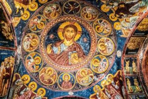 L’Église De Chypre Soutient Financièrement Les Familles Nombreuses