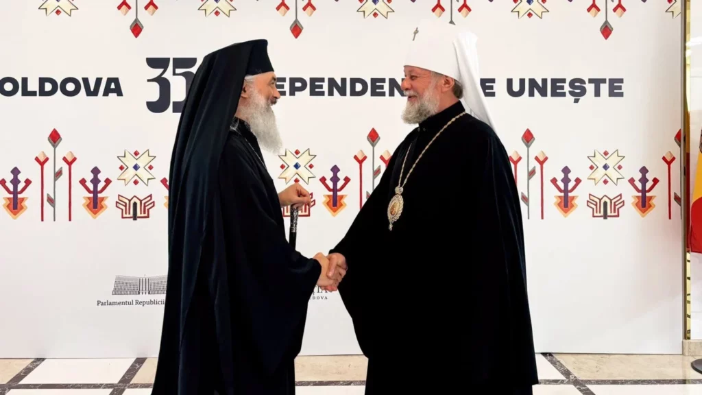Les Métropolites De Chisinau Vladimir Et Antoine